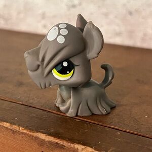 Littlest Pet Shop LPS #3522 Scottie Dog Dark Gray‎ White Paw Print Yellow Eyes